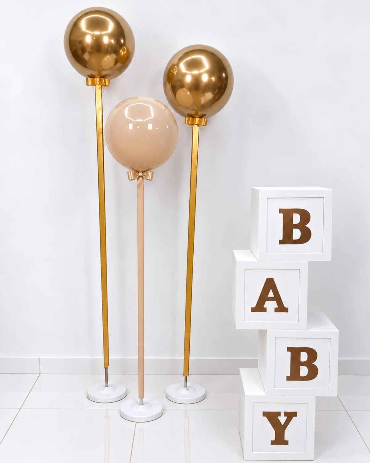 baby/ balão dourado e nude