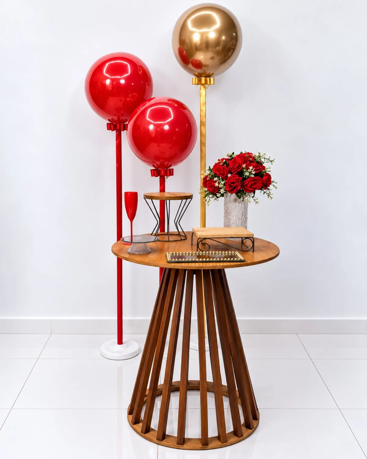 festa na mesa vermelho e dourado 1 / balão