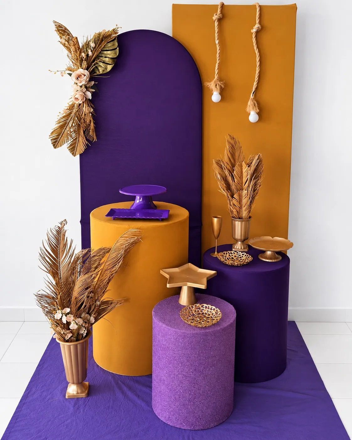 PAINEL ROMANO ROXO COM DOURADO