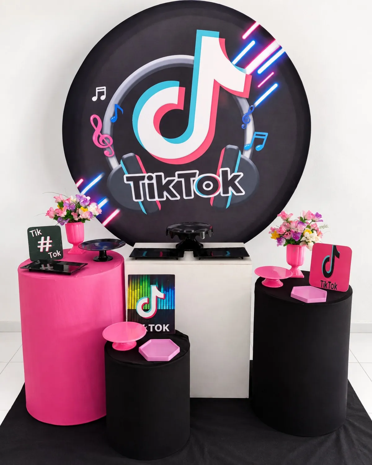 TIKTOK MENINA OURO