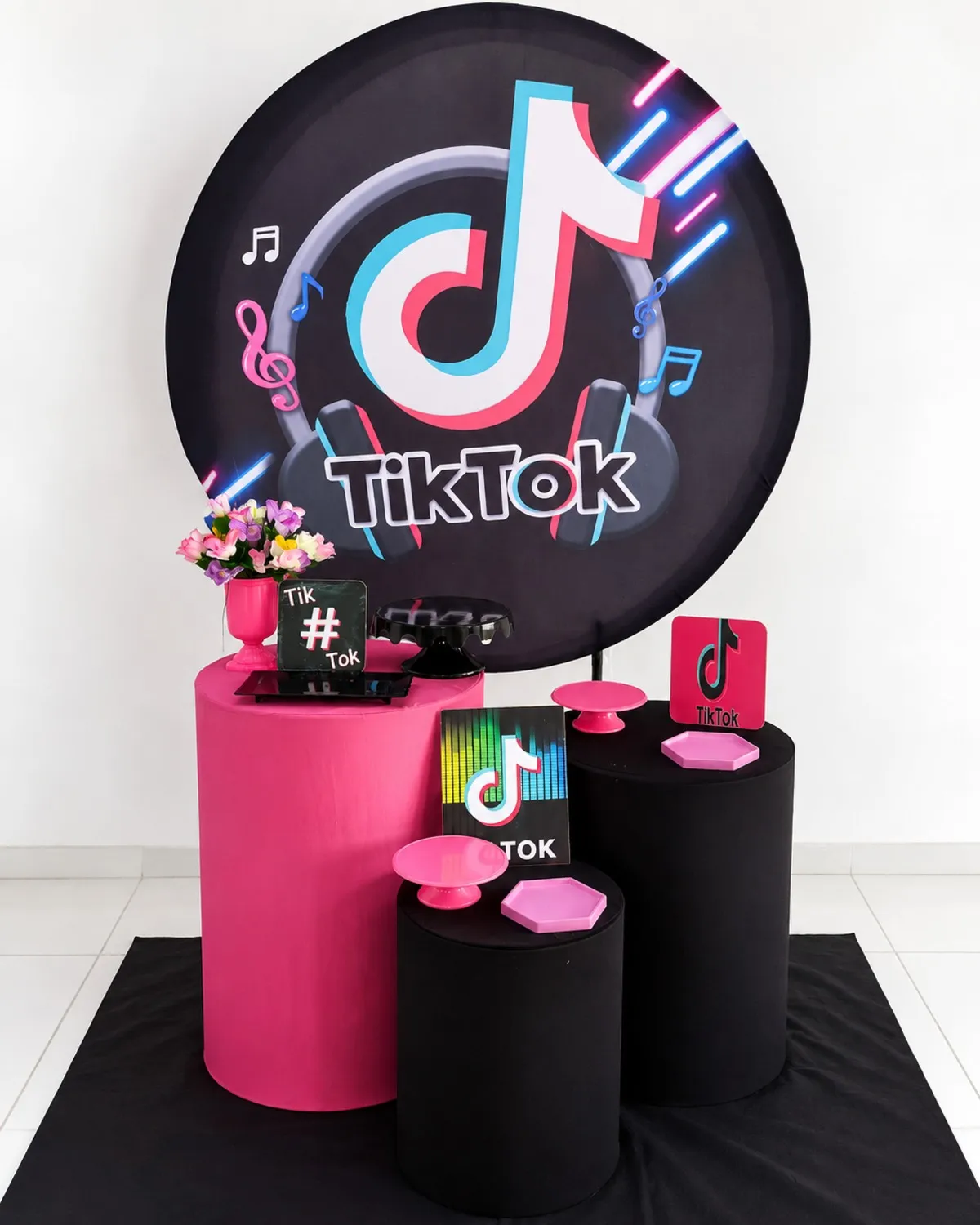 TIKTOK MENINA PRATA
