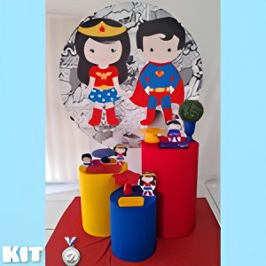 mulher maravilha e supermen prata