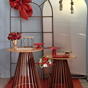 laço vermelho / janela / romano 2