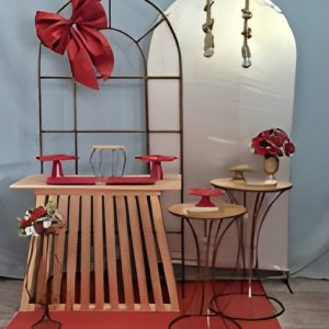 laço vermelho / janela / romano